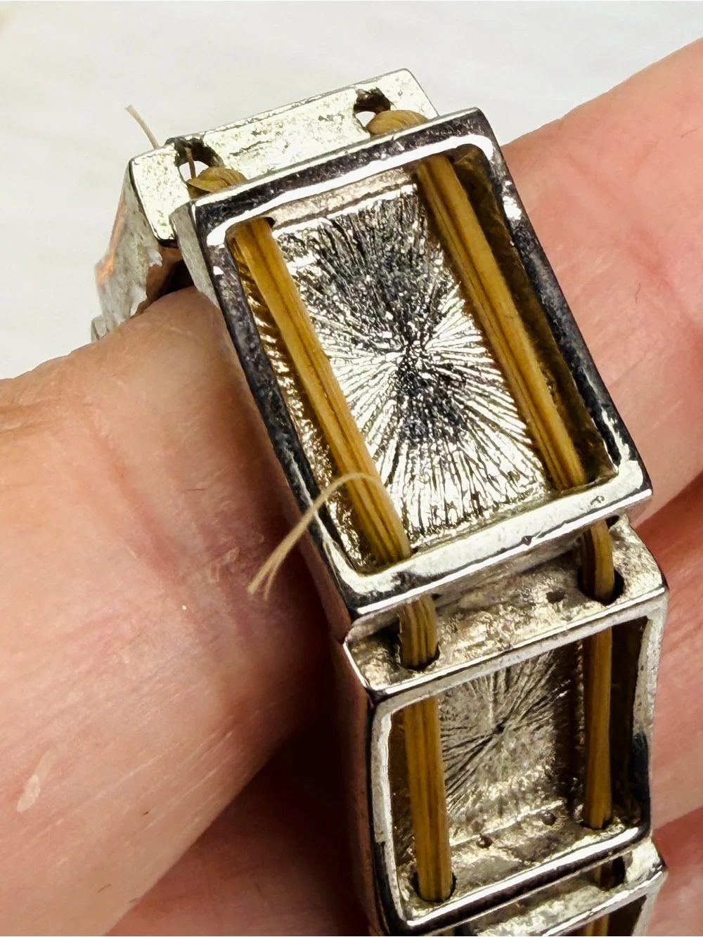 Beautiful vintage Silvertone abalone stretch bracelet - Picture 10 of 10